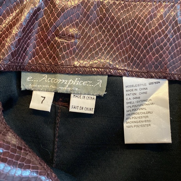 🌟LAST CHANCE 🌟 Brown Vinyl Skirt - Picture 7 of 7